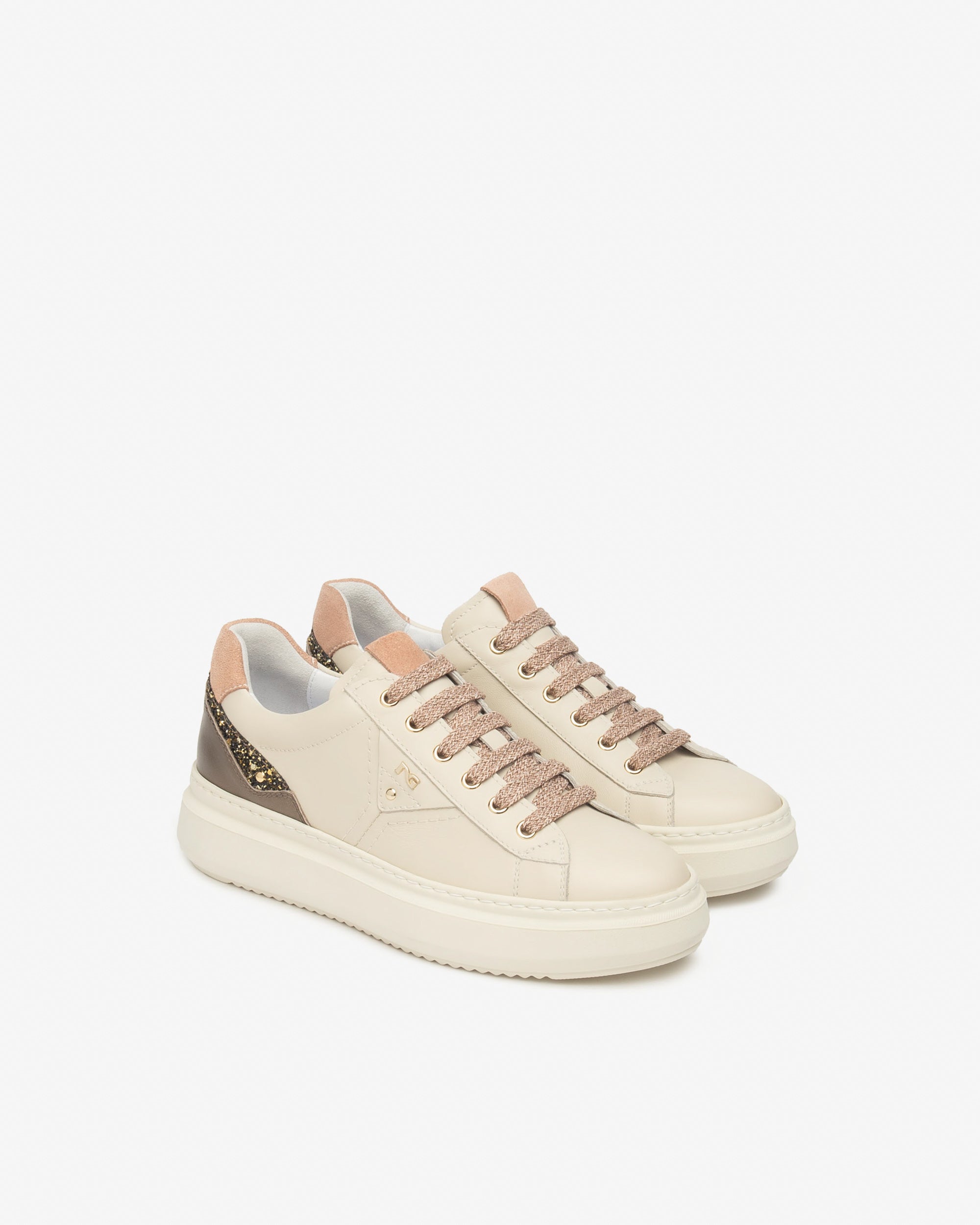 Damensneakers aus Glattleder, Veloursleder und technischem Material