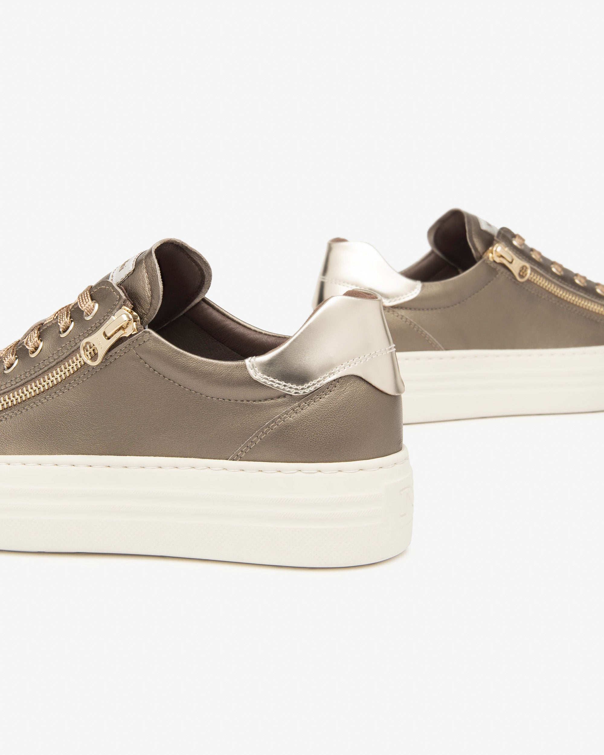 Sneakers Dames in Leder en Technisch Materiaal