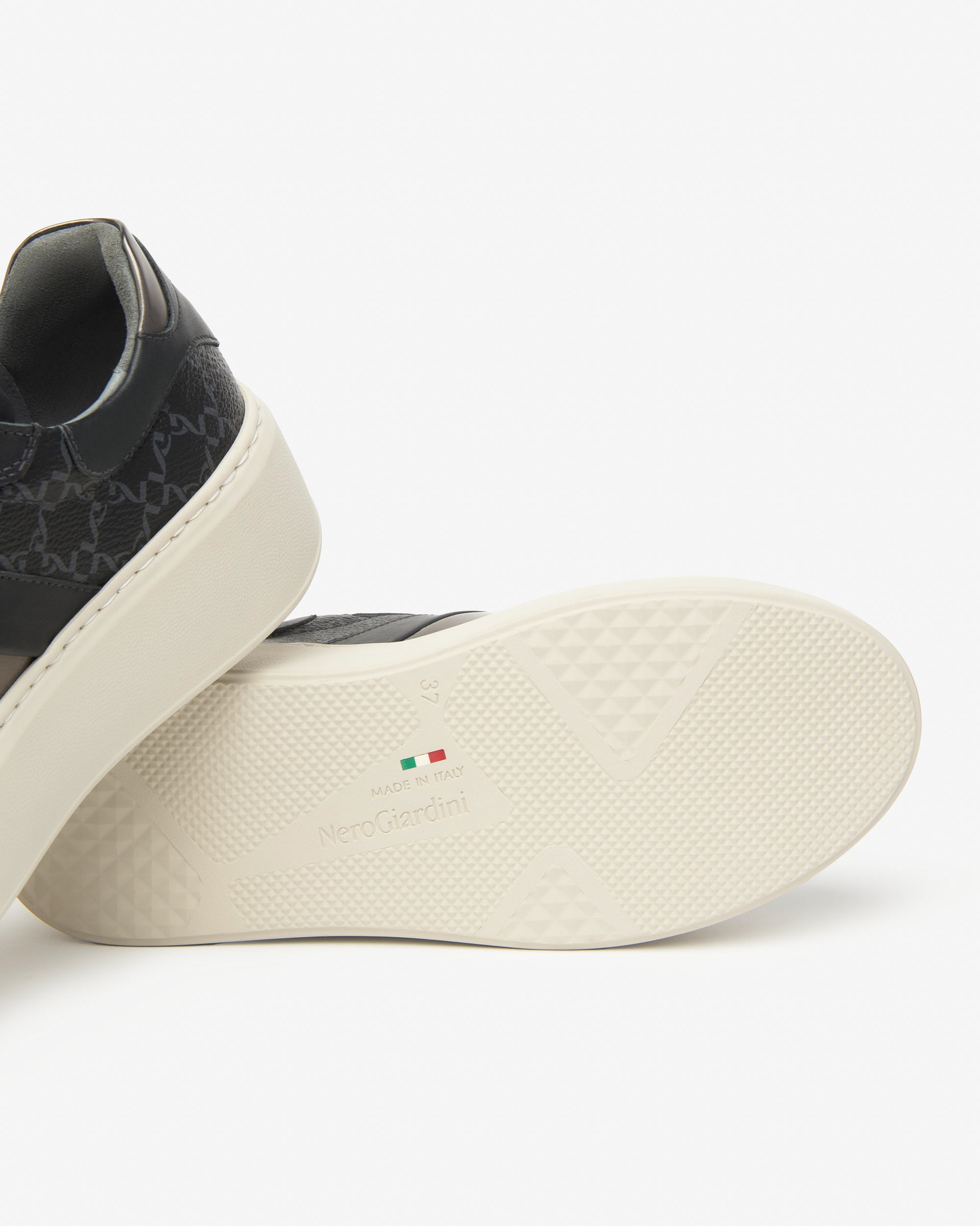 Sneakers Dames in Leder, Technisch Materiaal en Suède