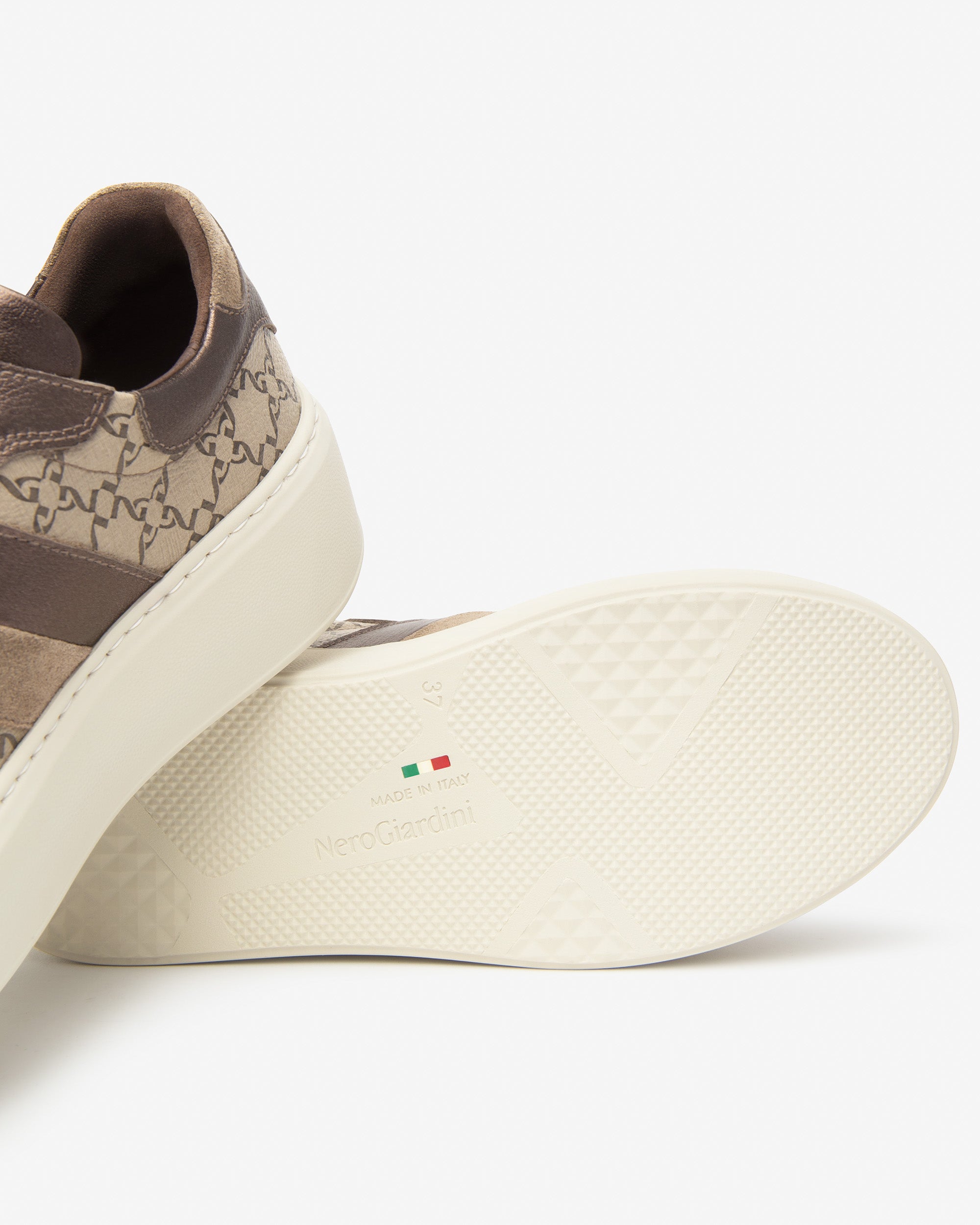 Sneakers Dames in Leder, Technisch Materiaal en Suède