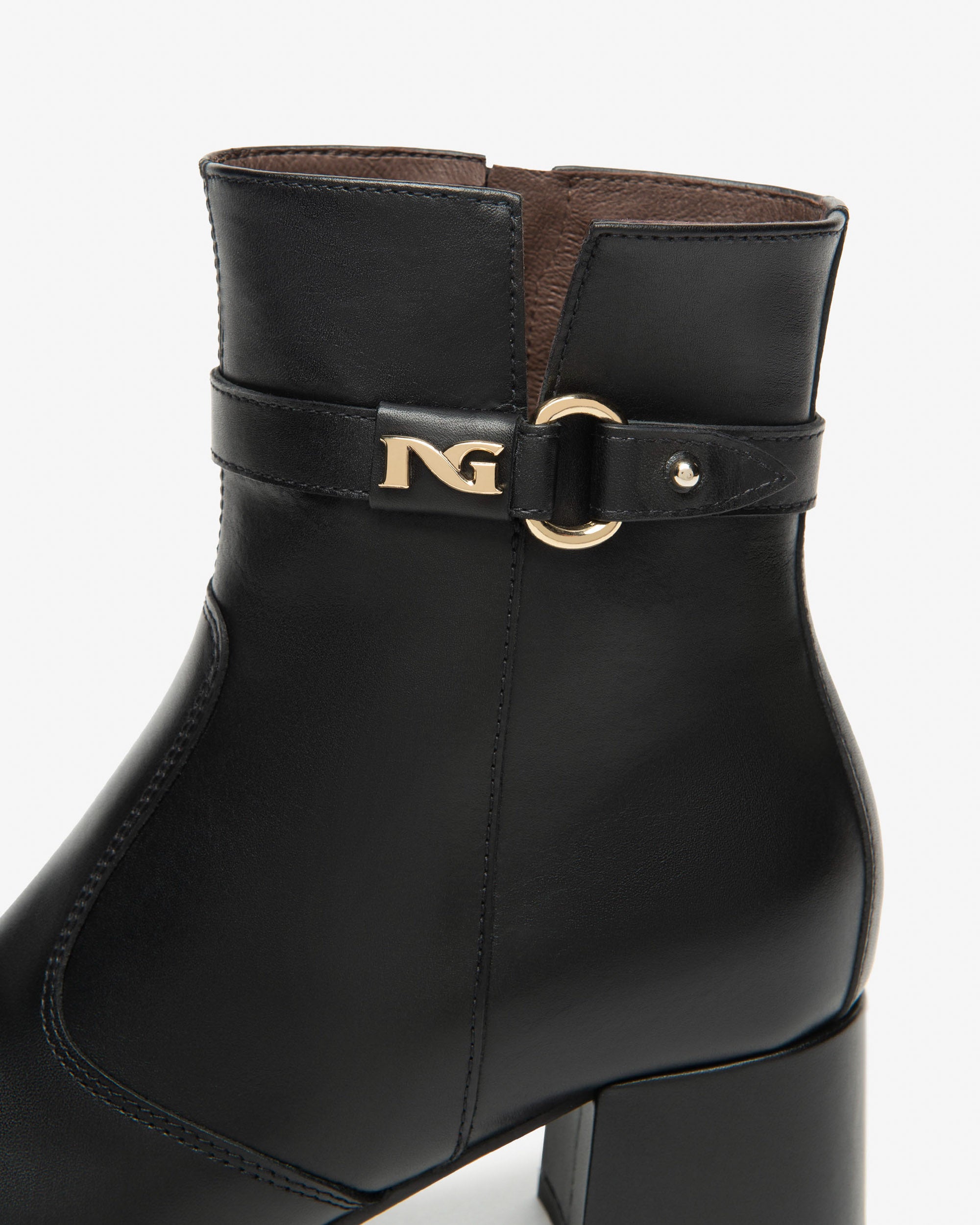 Korte Laarsjes Dames in Leder