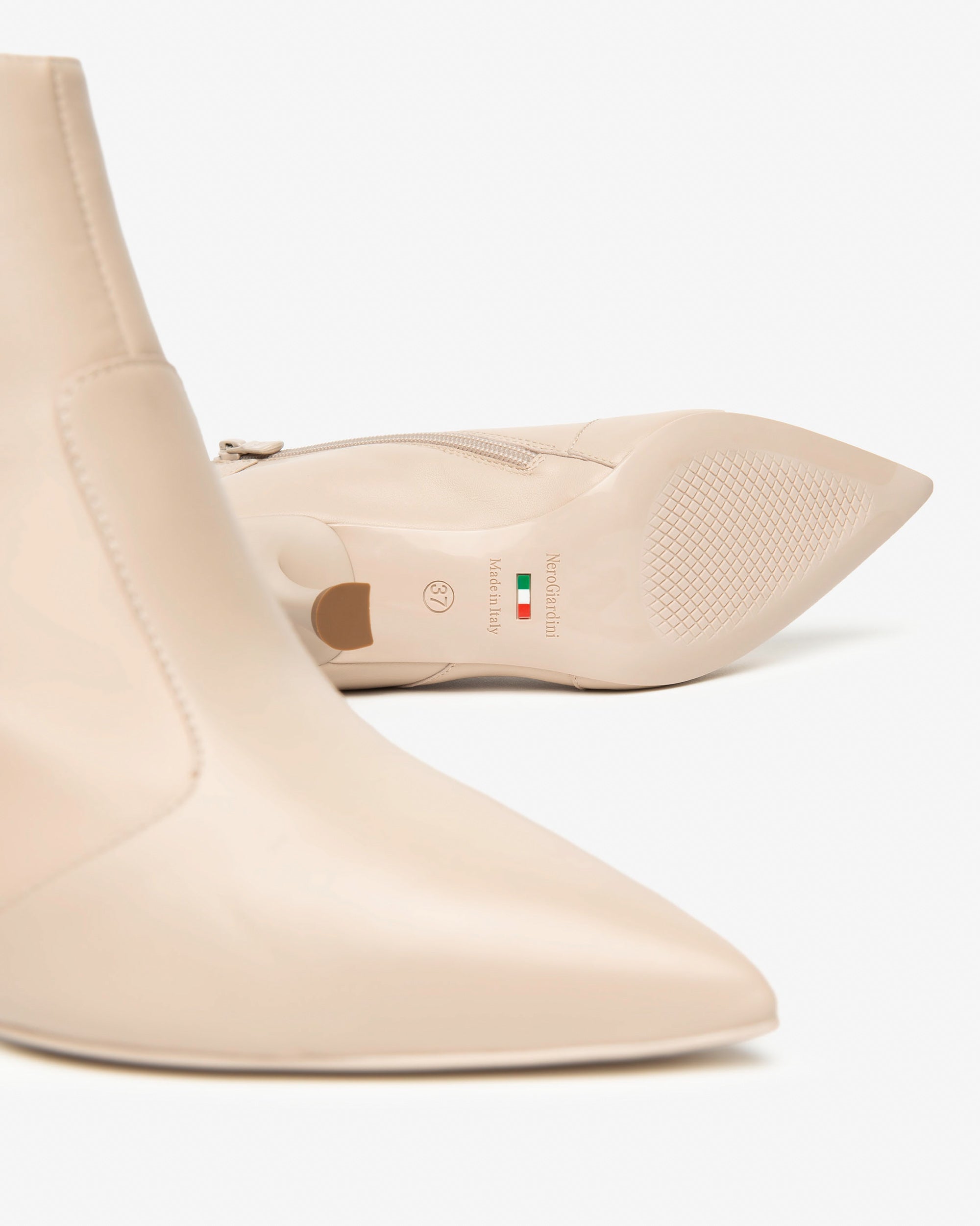 Женские кожаные ботильоны