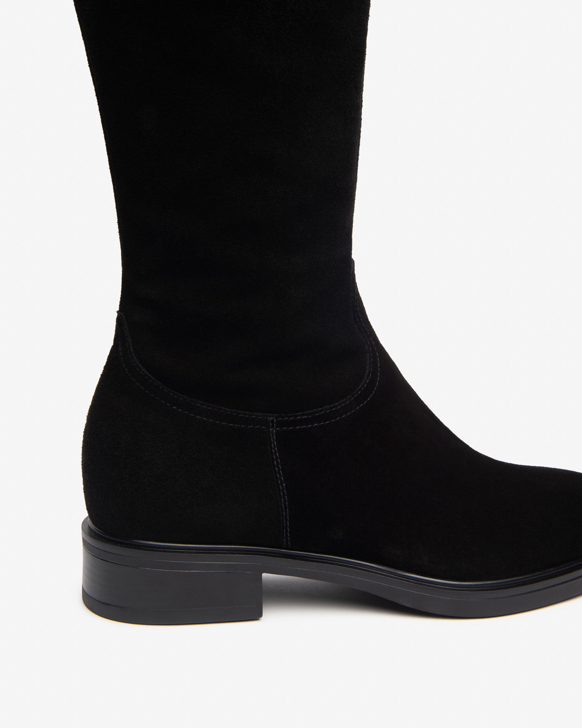 Damenstiefel aus Veloursleder und Leder