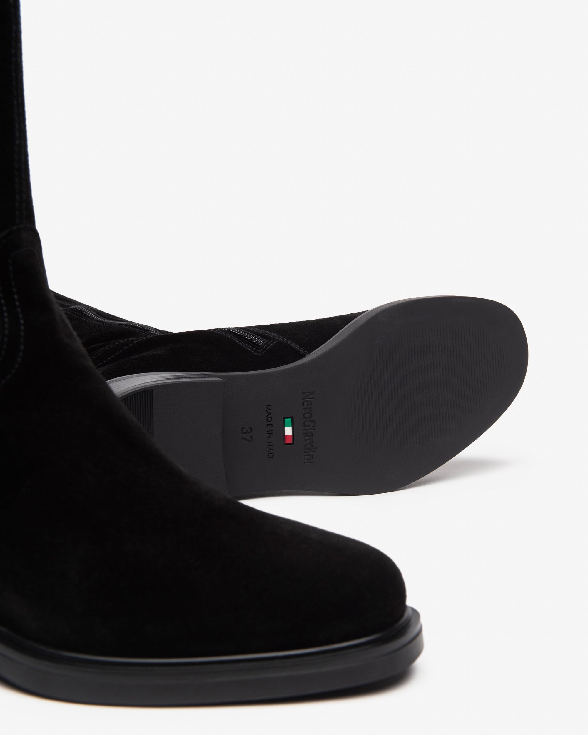 Damenstiefel aus Veloursleder und Leder