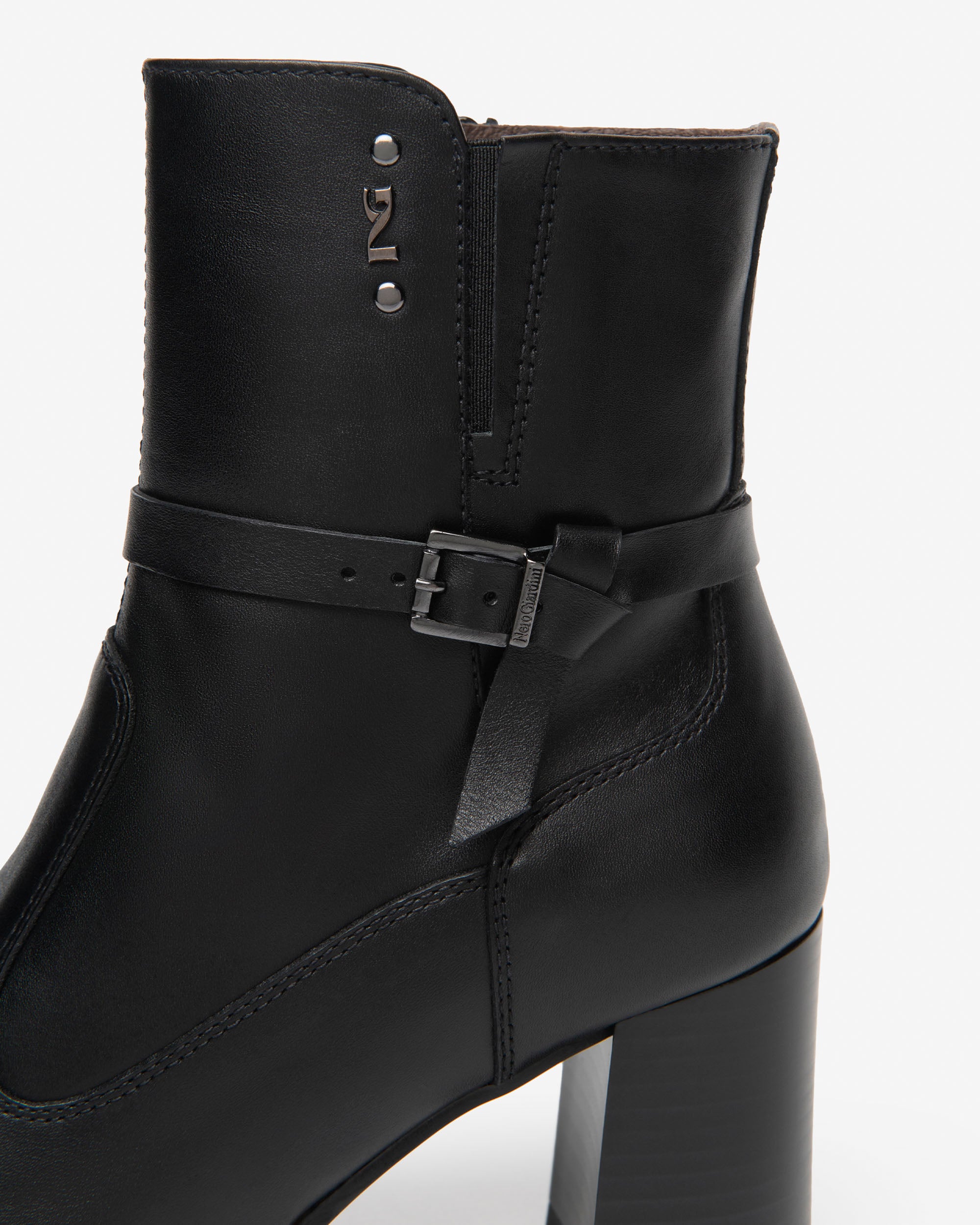 Tronchetti Donna in Pelle