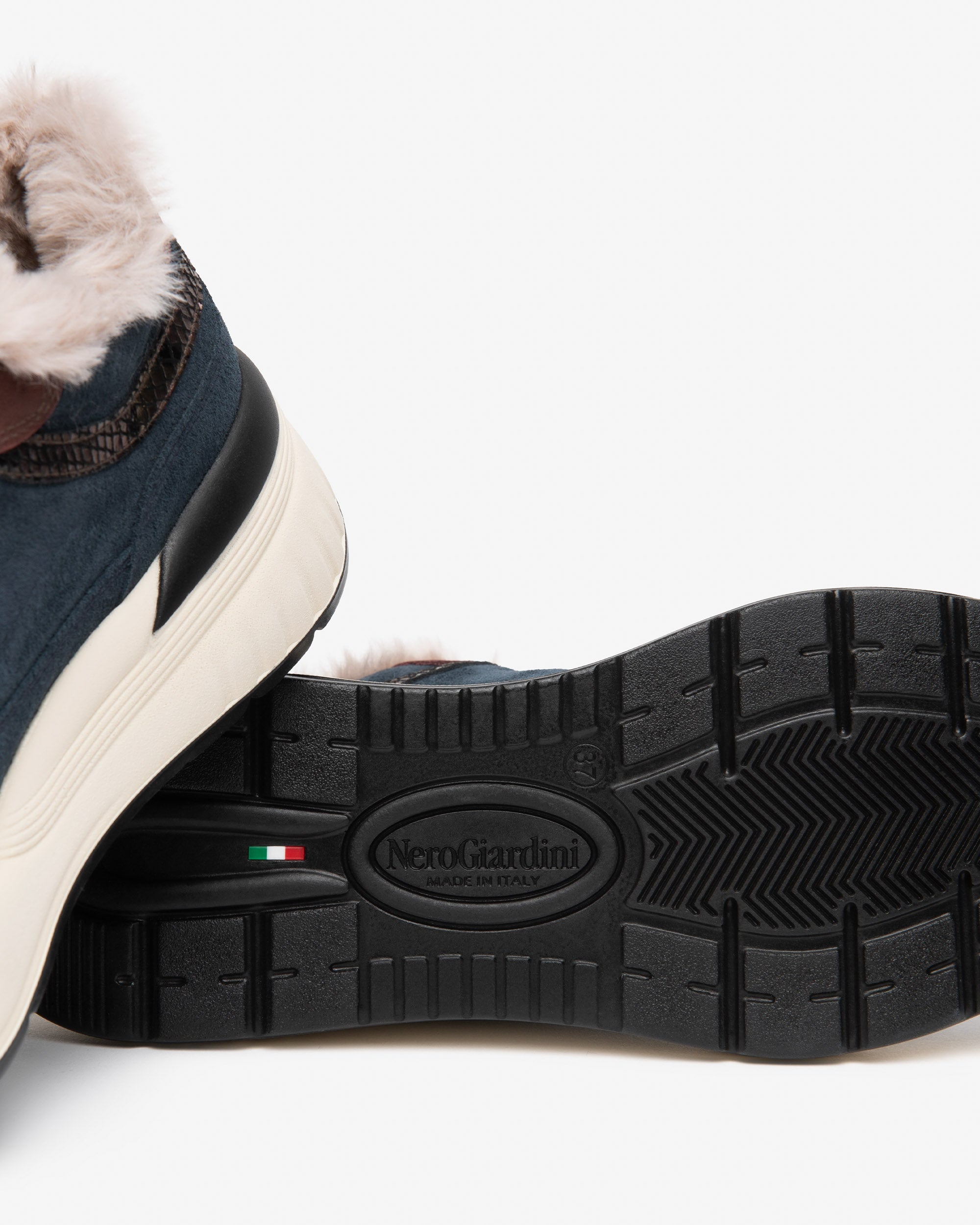 Sneakers Donna in Suede e Pelle