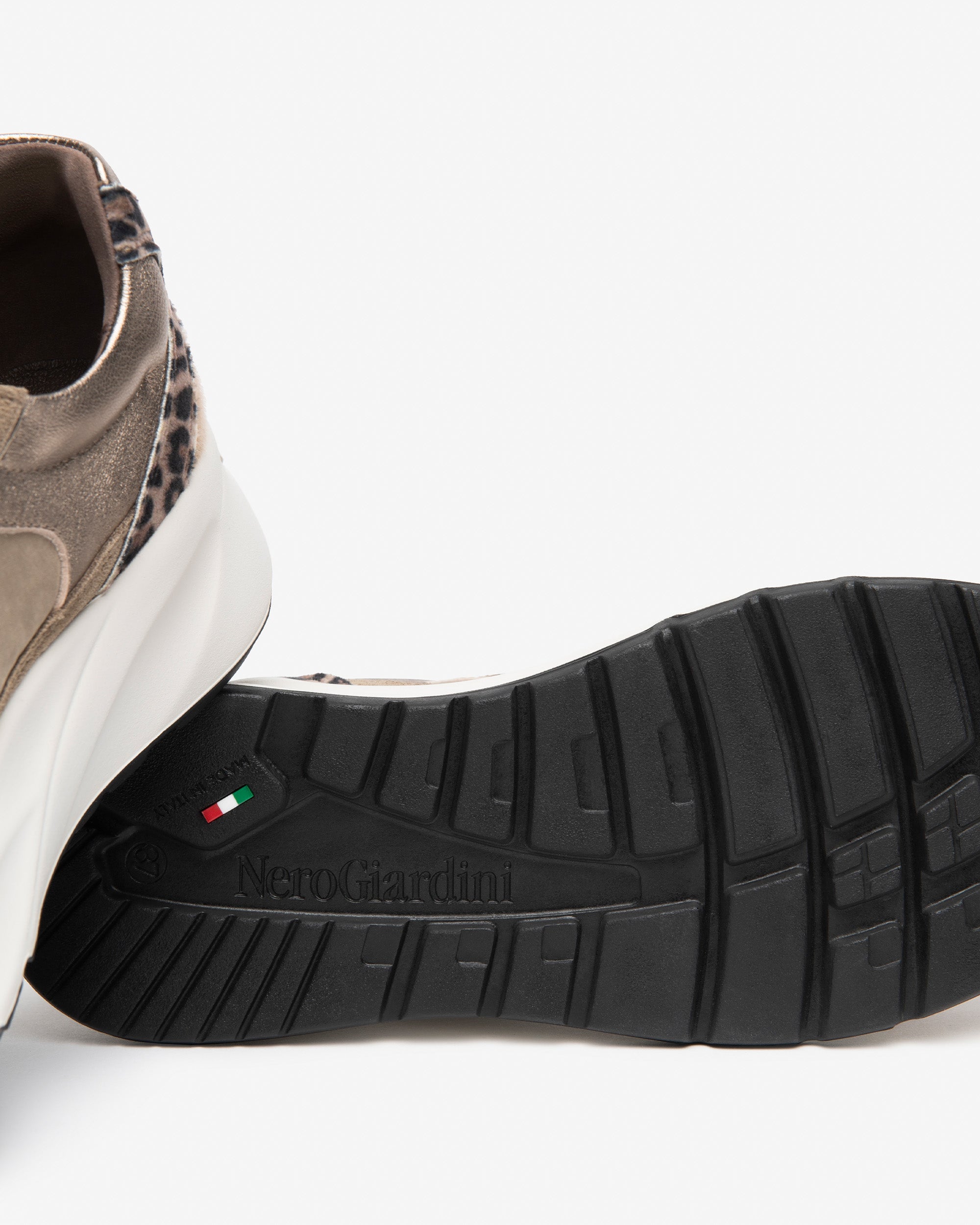 Sneakers Donna in Suede,  Tela, Pelle e Materiale Tecnico