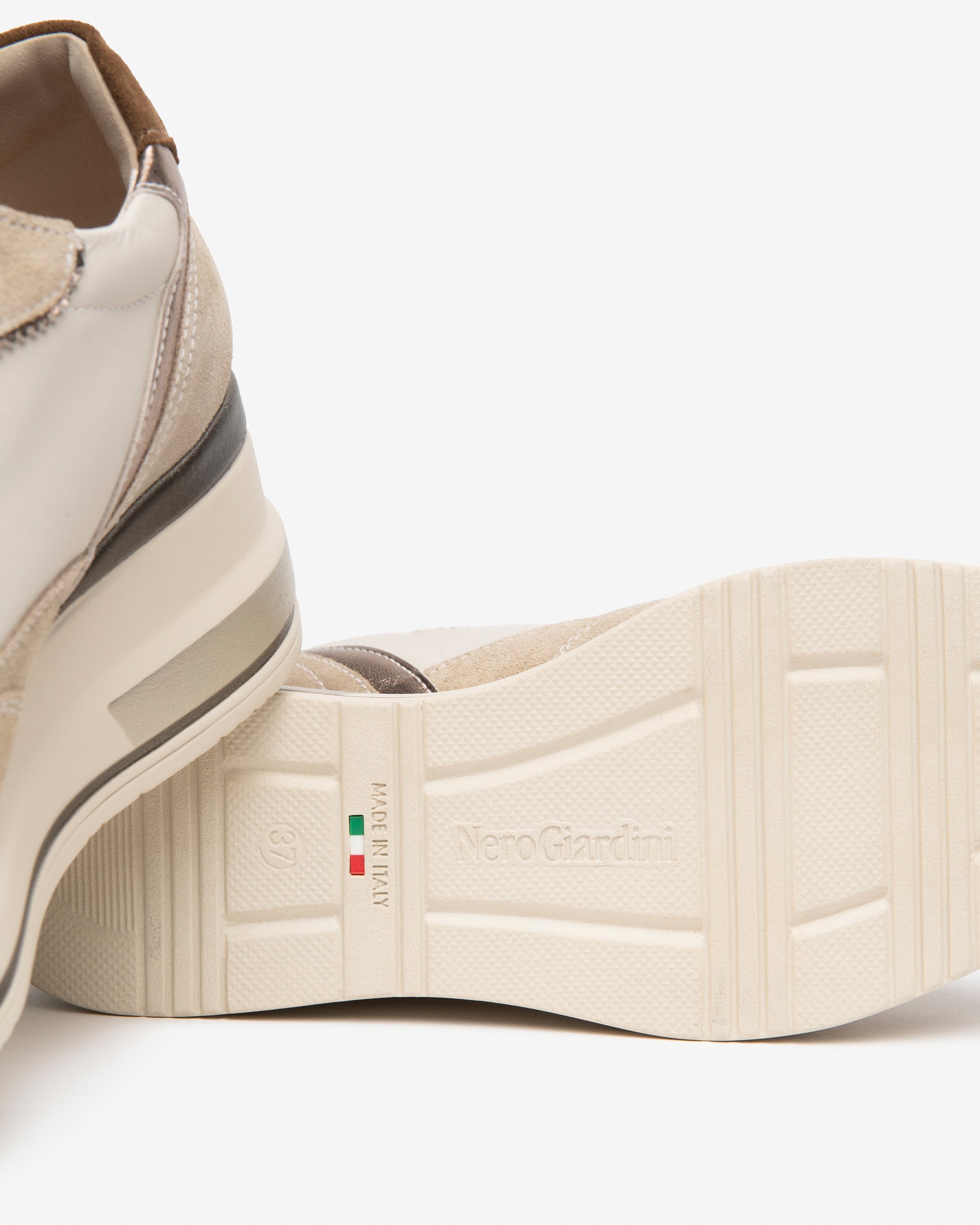Sneakers Donna in Suede e Pelle