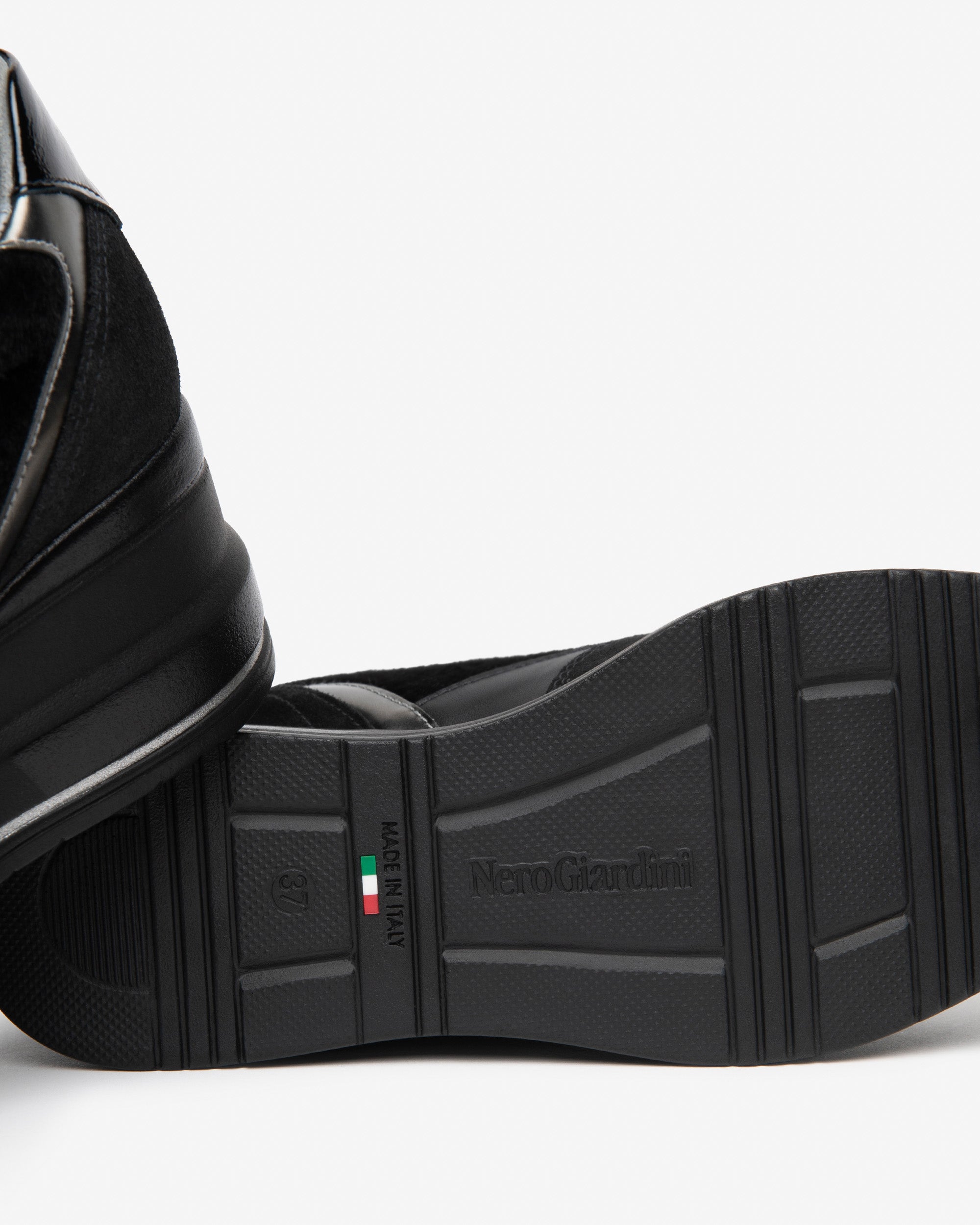 Sneakers Donna in Suede, Pelle e Materiale Tecnico