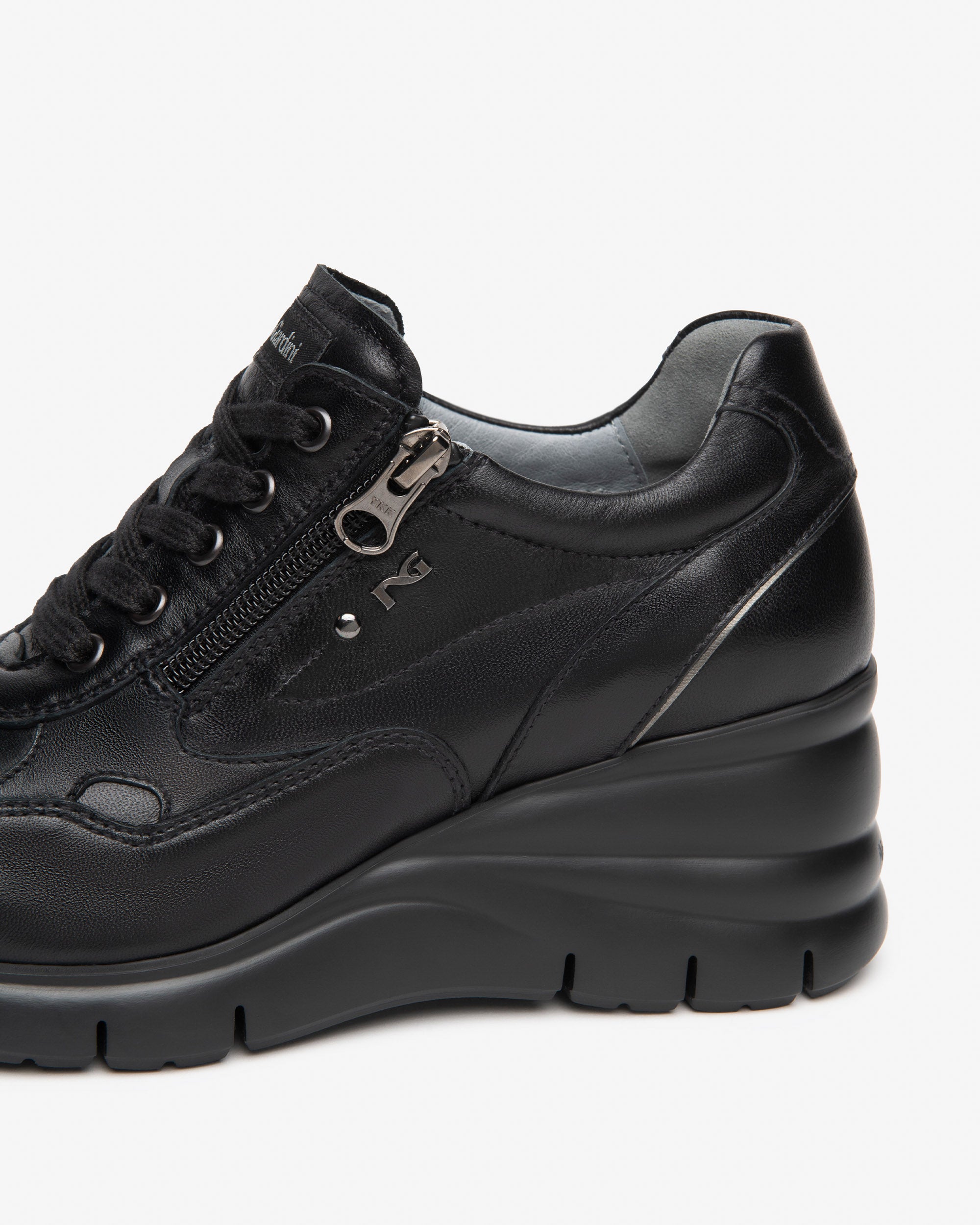 Sneakers Donna in Pelle e Materiale Tecnico