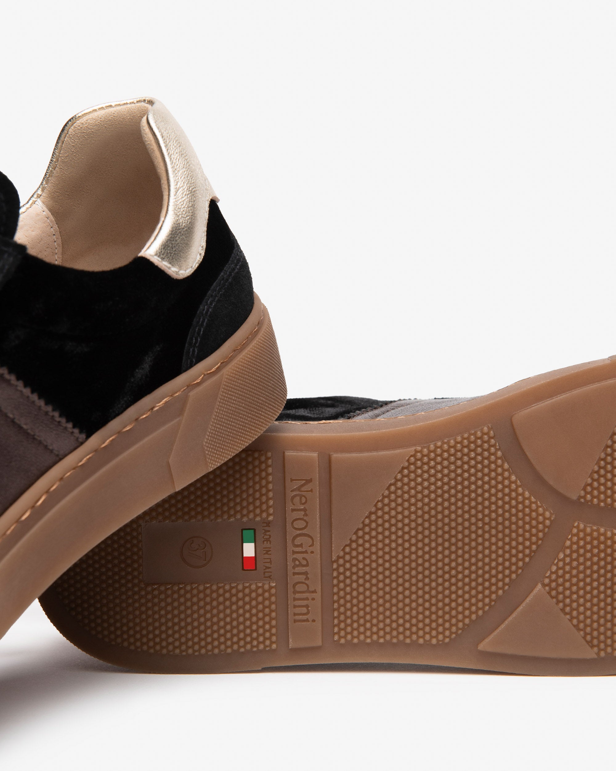 Sneakers Donna in Suede, Materiale Tecnico e Pelle