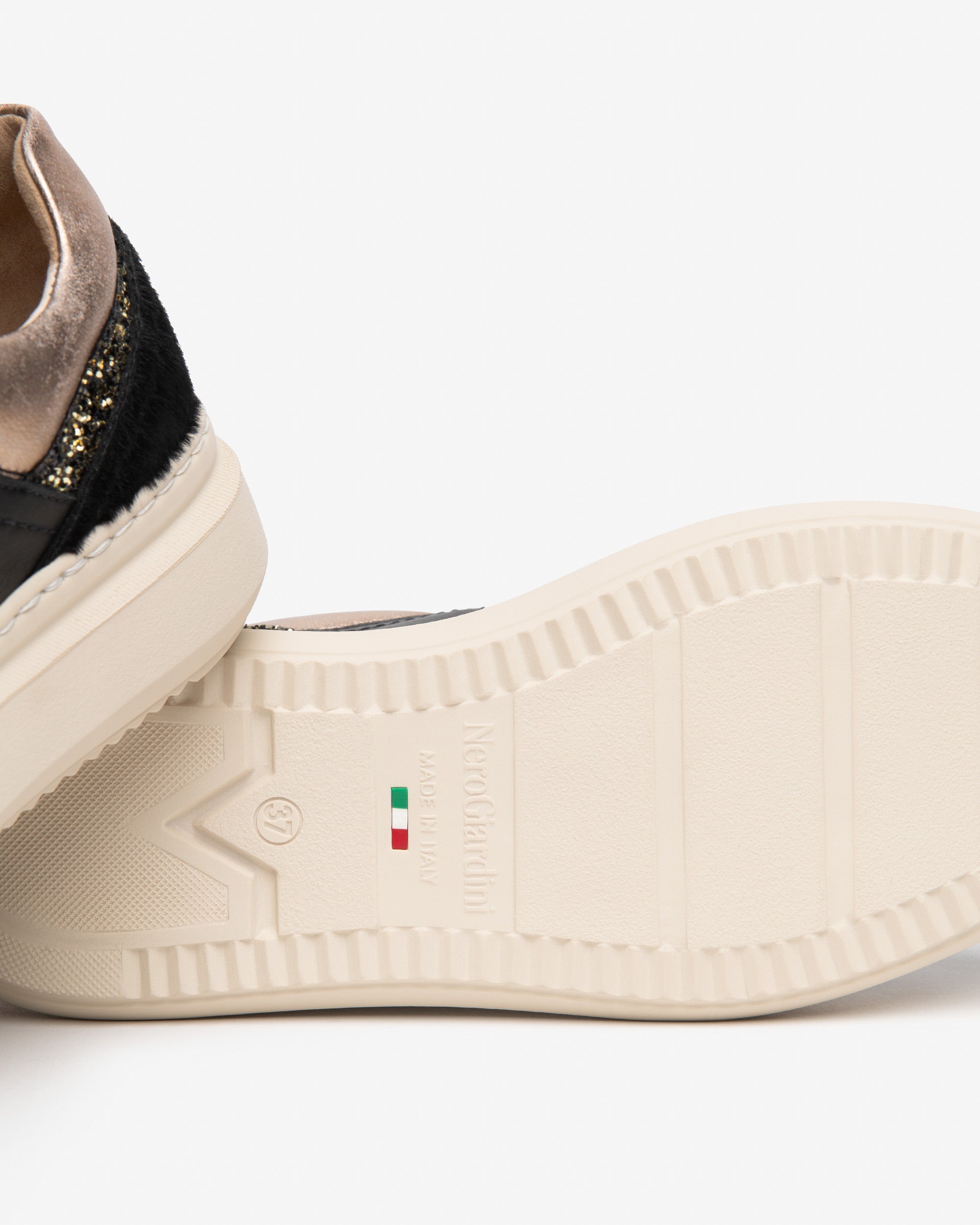 Sneakers Donna in Pelle e Materiale Tecnico