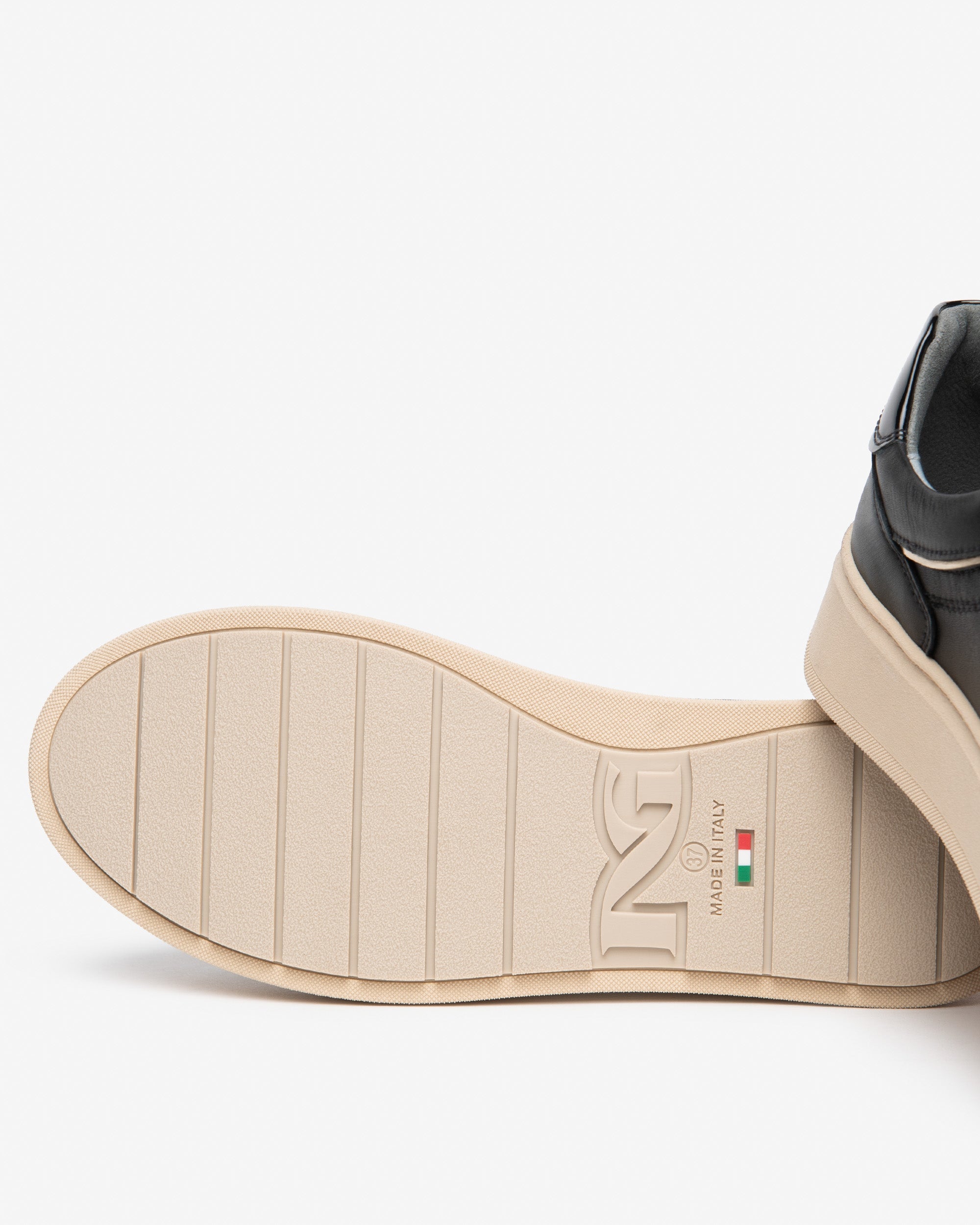 Sneakers Donna in Pelle, Vernice e Materiale Tecnico
