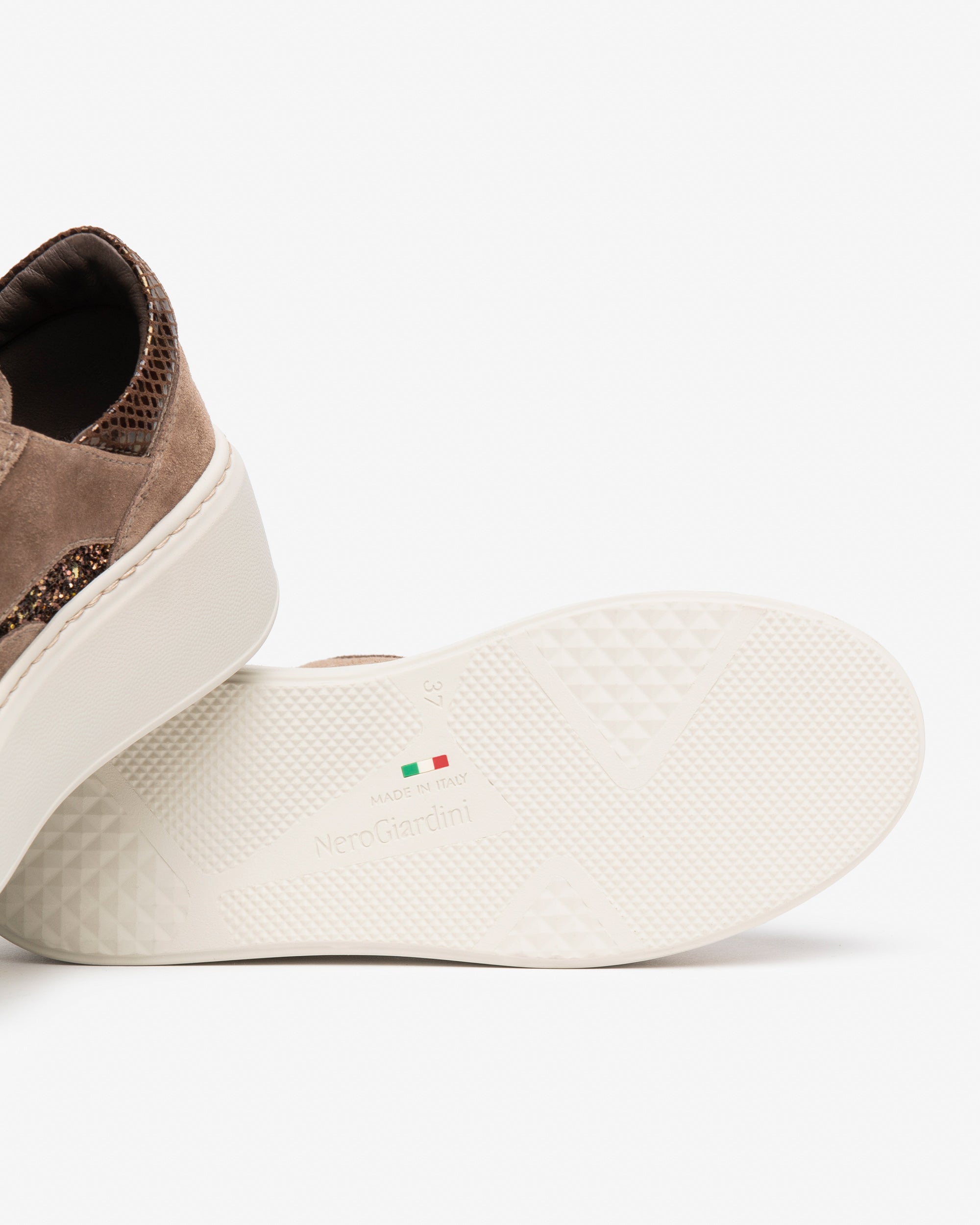 Sneakers Donna in Suede, Pelle e Materiale Tecnico