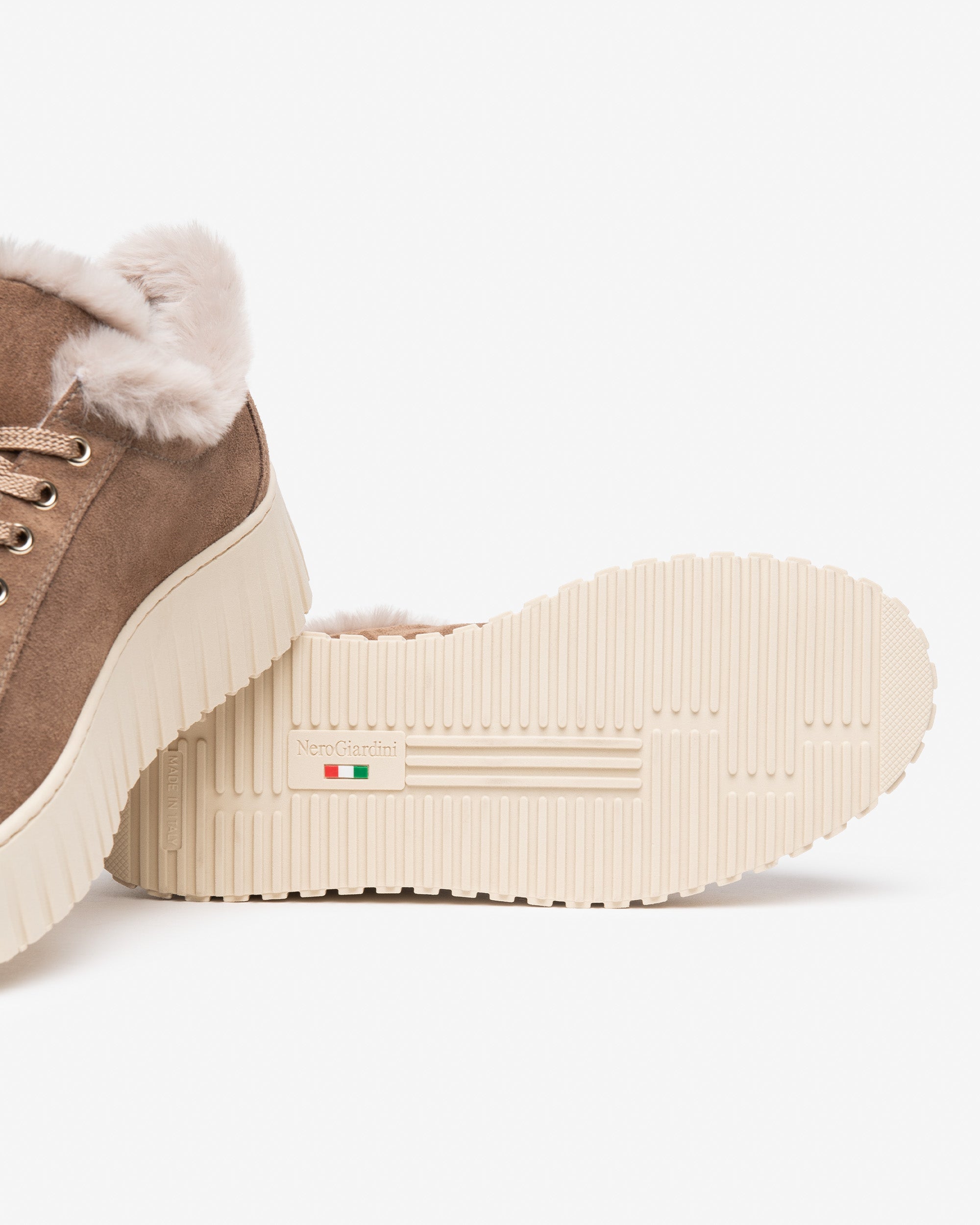 Sneakers Donna in Suede
