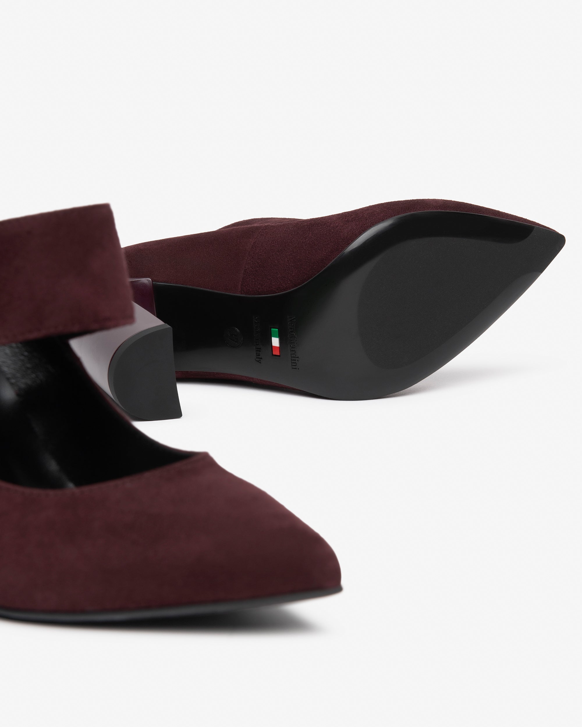 Mary Jane Donna in Suede