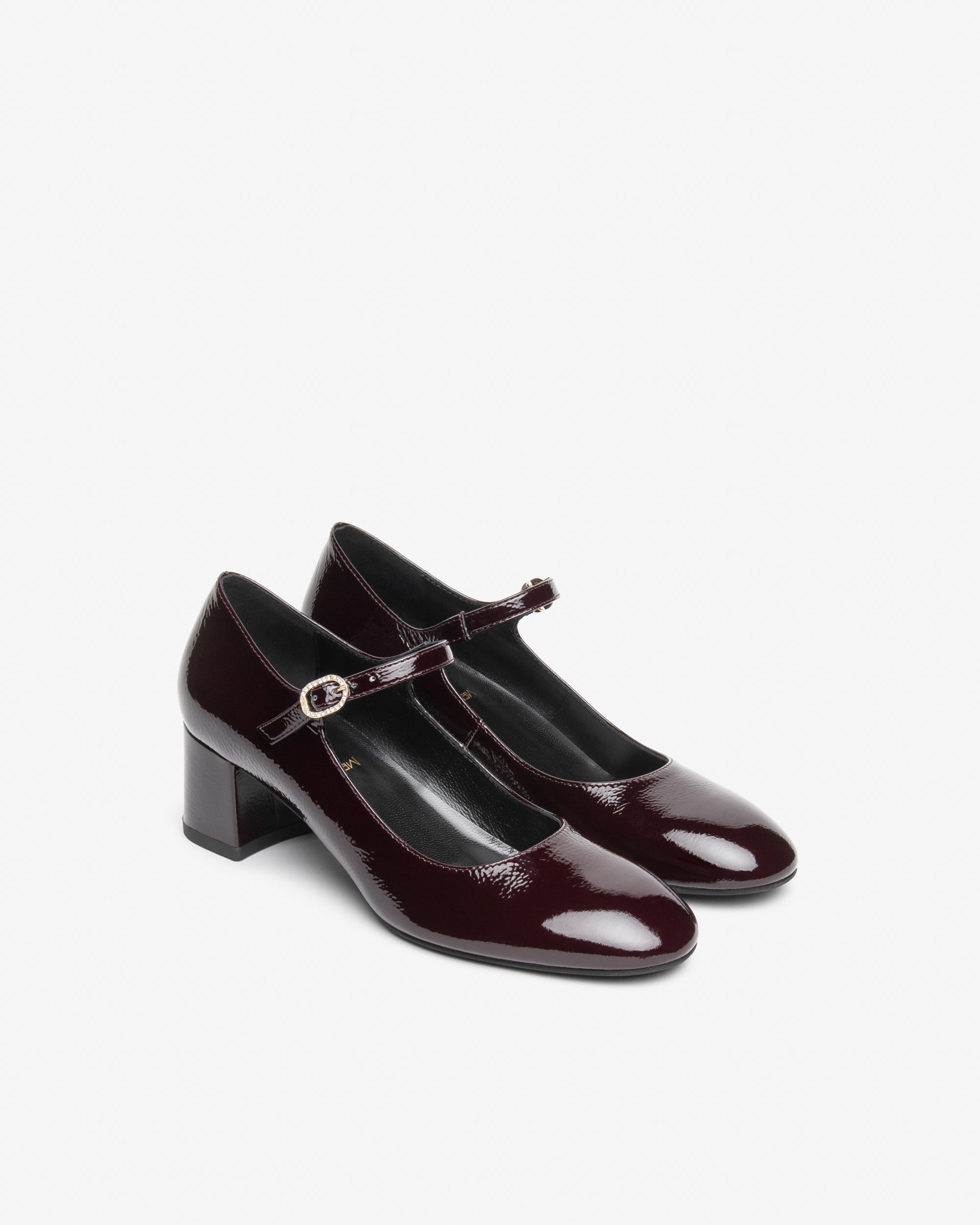 Mary Jane Donna in Vernice