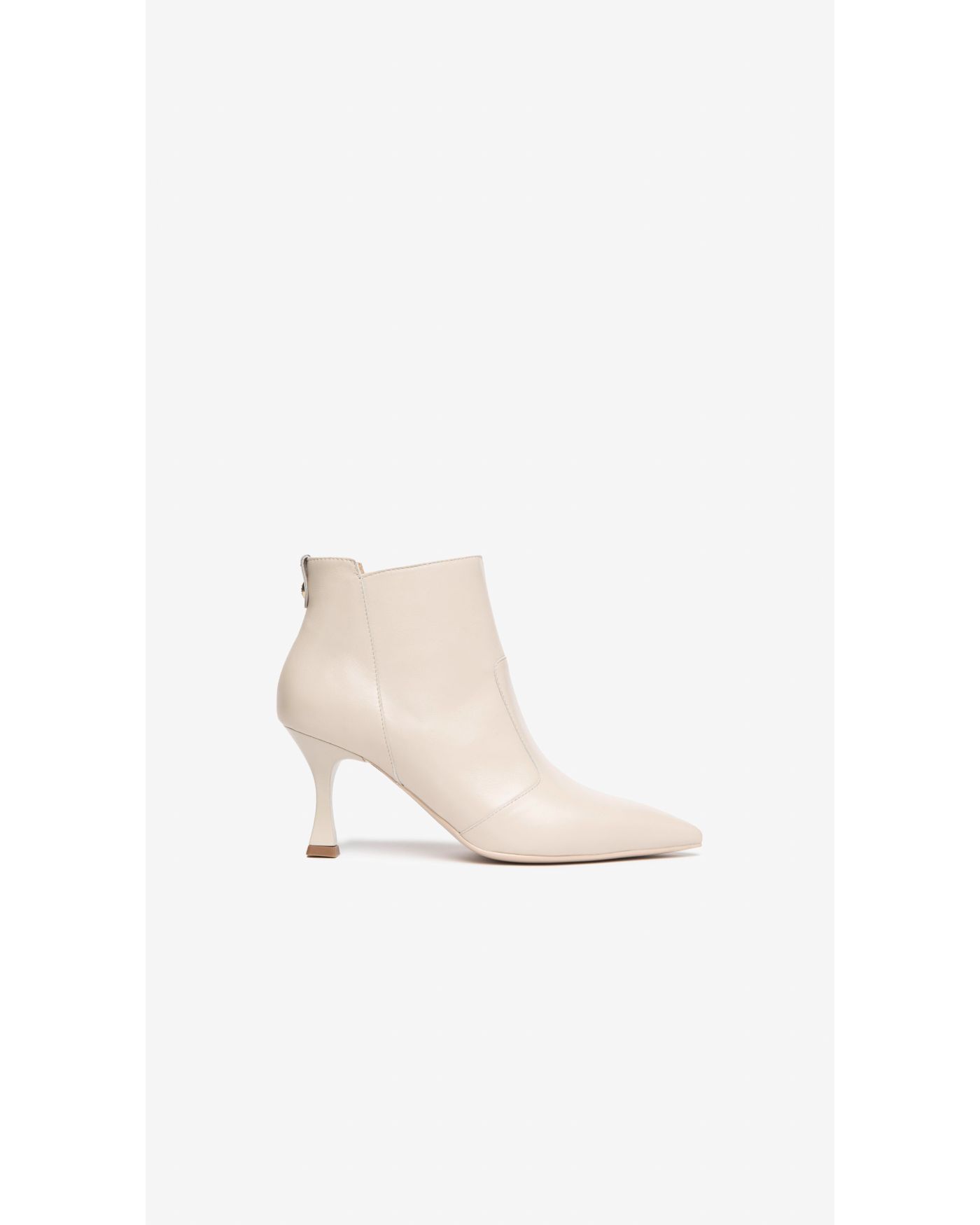 08A_I205582DE_702_38